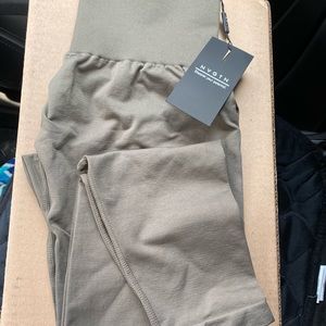 NVGTN Olive Seamless Leggings M